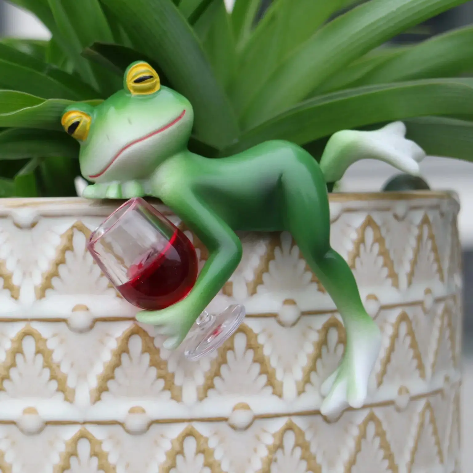 Macetero de rana de resina con - Plant Parents reseña y precio
