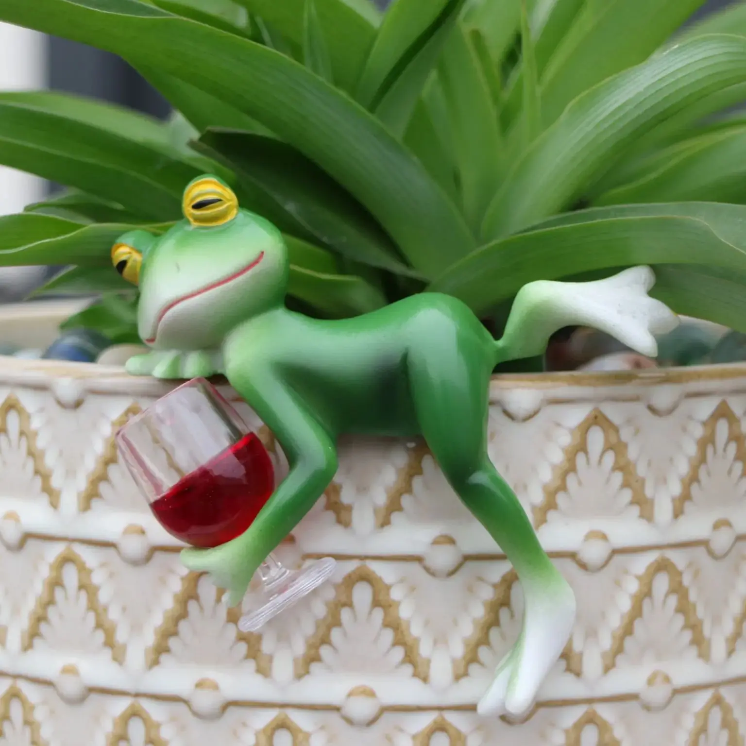 Macetero de rana de resina con - Plant Parents reseña y precio